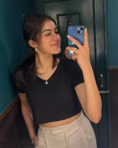 Sakshi Vaidya Height